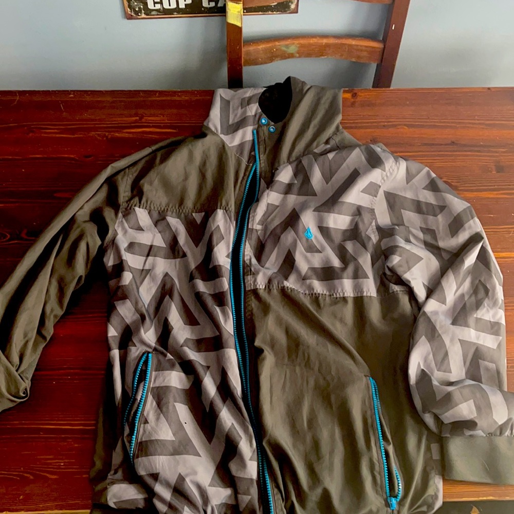 Volcom windbreaker